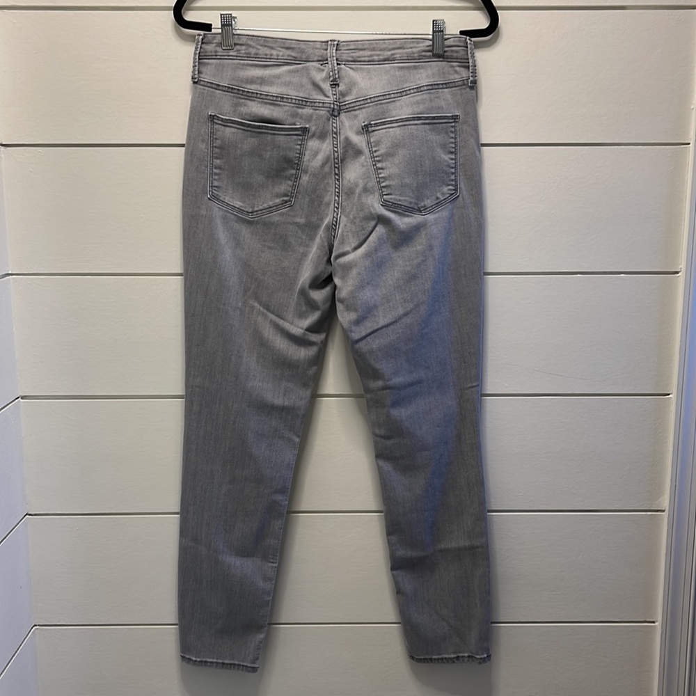 Universal Thread Jeans - Picture 4 of 9